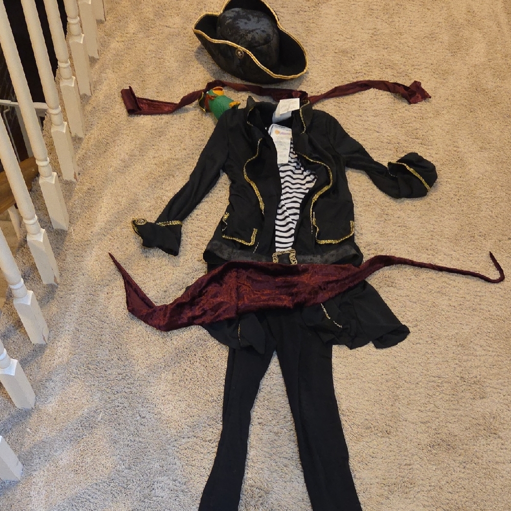 California Costumes  Pirate Costume MEDIUM 7/8